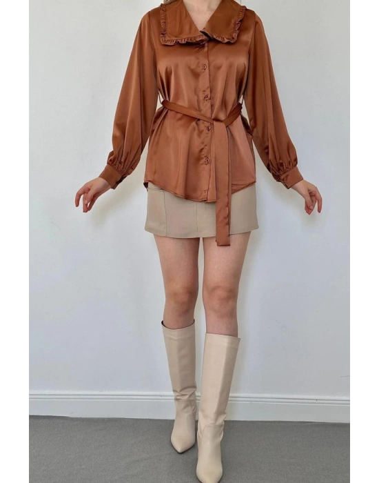 Kahverengi Yakası Fırfırlı Kuşaklı Saten Gömlek