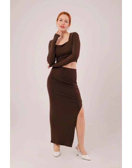 Kare Yaka Bluz Ve Yırtmaç Detaylı Etek İkili Kahverengi Takım