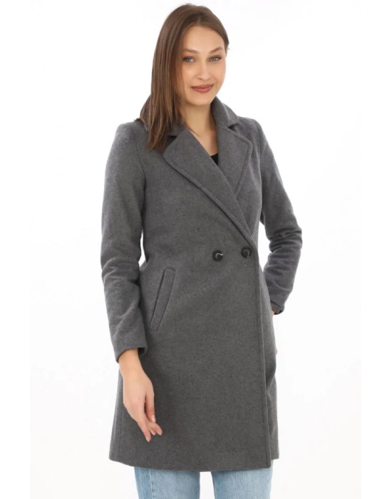 Kaşe Kaban – Siyah Yünlü Dokuma, Kruvaze Yaka, Astarlı, Cepli, Kuşaklı Uzun Boy Tesettür Uyumlu Kışlık Şık Kaban  Füme