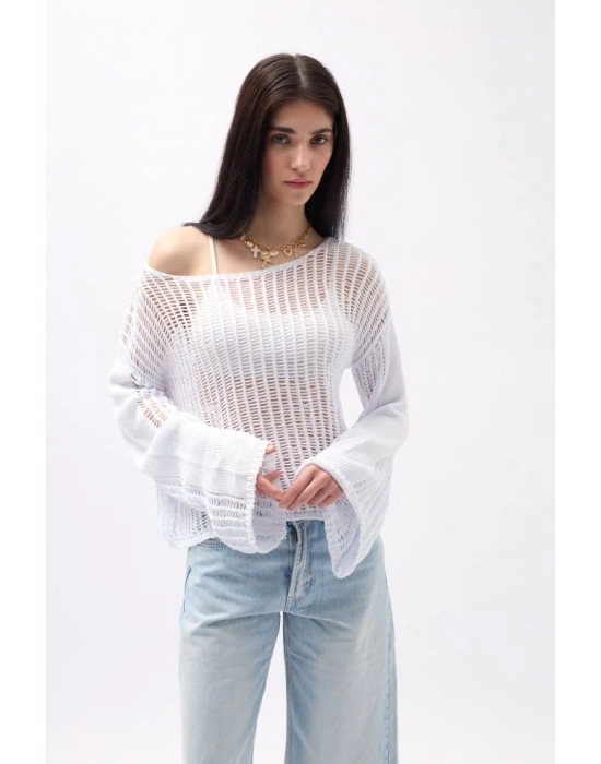 Kayık Yaka Ajurlu Bluz