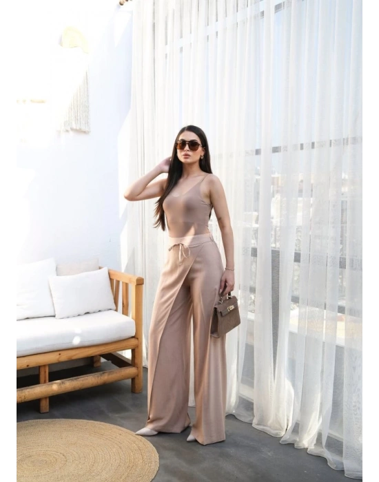 Keten Önü Çapraz Parçali Lasti̇kli̇ Ve Bağcikli Geni̇ş Paça Pantolon