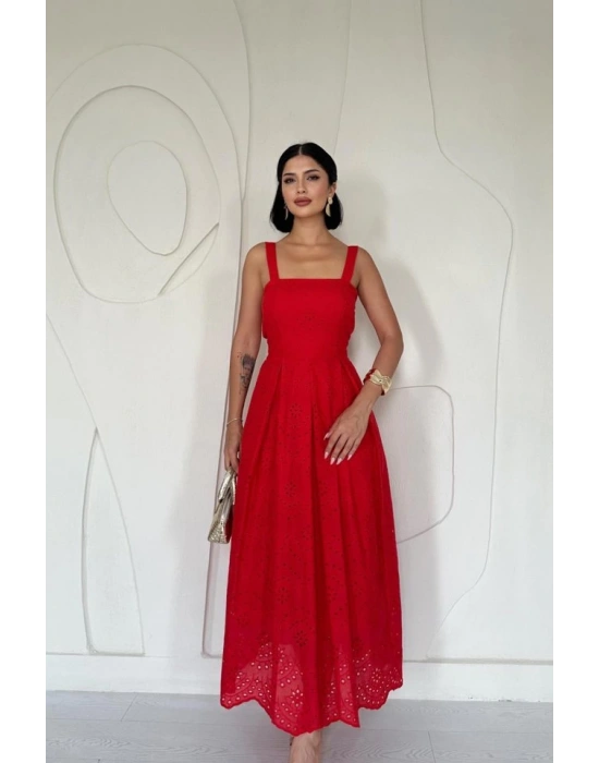 Kırmızı Askılı Aparatlı Brode Elbise