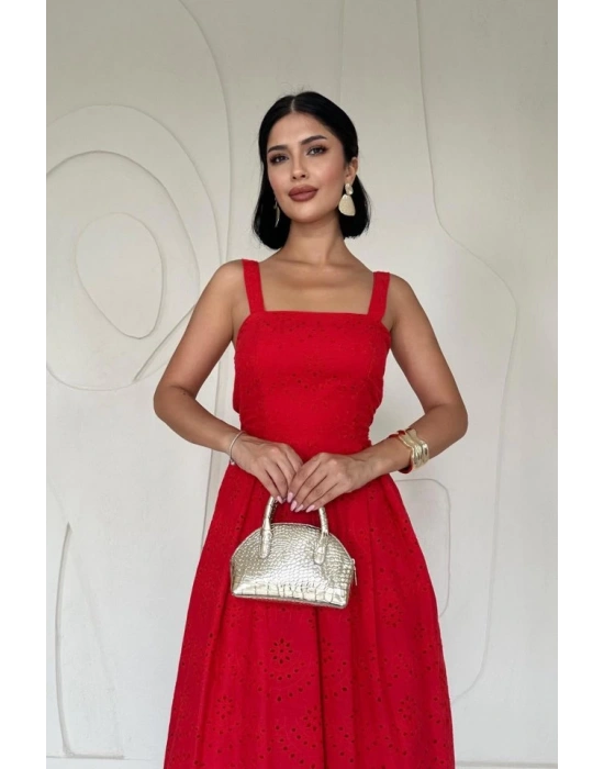 Kırmızı Askılı Aparatlı Brode Elbise