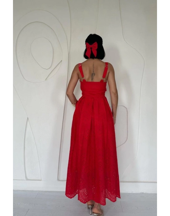 Kırmızı Askılı Aparatlı Brode Elbise