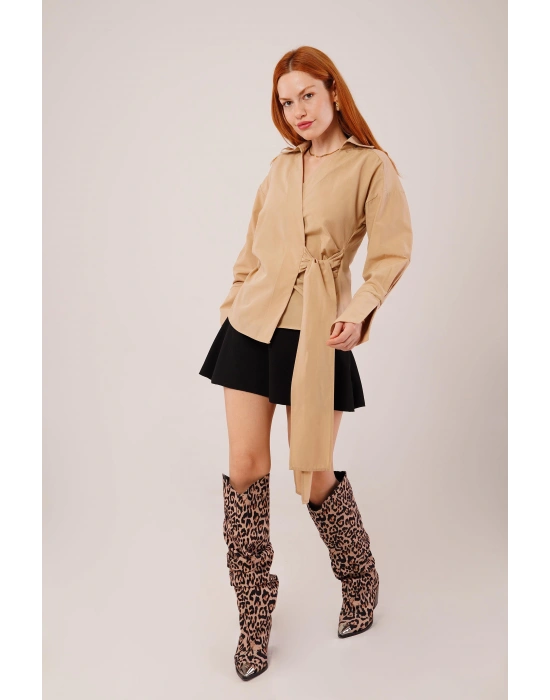 Kruvaze Yaka Yandan Bağlama Detaylı Camel Gömlek
