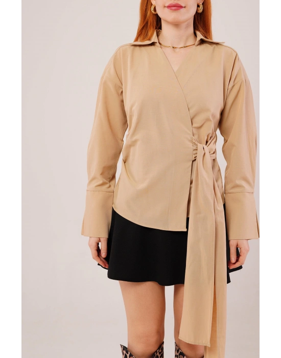 Kruvaze Yaka Yandan Bağlama Detaylı Camel Gömlek