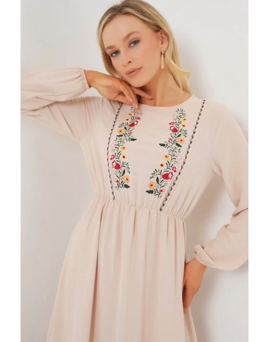 Nakışlı Uzun Tesettür Elbise 2550  Krem