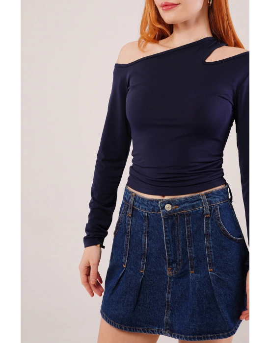 Omuz Dekolte Detaylı Lacivert Bluz