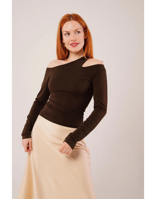 Omuz Dekolte Detaylı Kahverengi Bluz