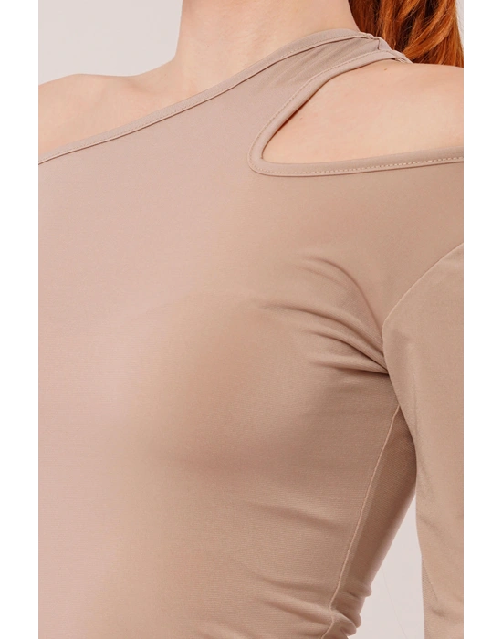 Omuz Dekolte Detaylı Krem Bluz