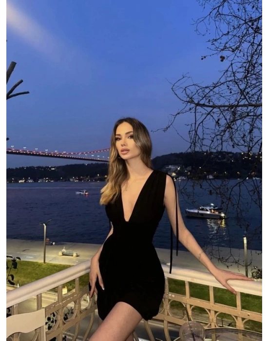 Omuzu Ip Askılı Şortlu Elbise  iyah