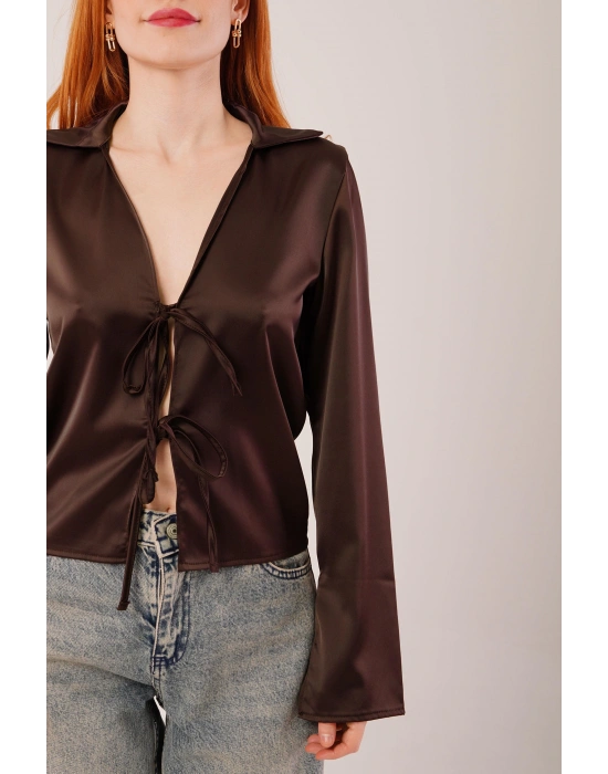 Önden Bağlama Detaylı Saten Kahverengi Bluz