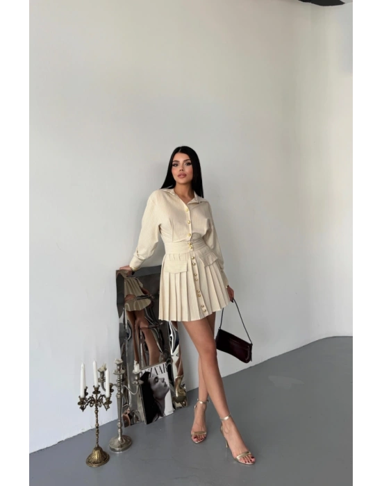 ÖNDEN GOLD DÜĞELİ PİLELİ KISA ELBİSE  Bej