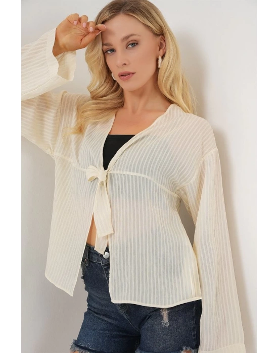 Önü Bağcıklı Bluz 952  Krem