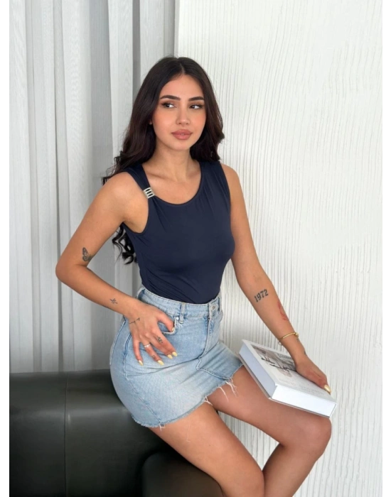 Osy odal Yumuşak Dokulu Kumaş Bisiklet Yaka ıfır Kol Bluz Omuz Toka Aksesuar Detaylı  Lacivert