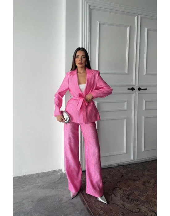 Pembe Beli Kuşaklı Ceket Ve Pantolon Parlak Takım
