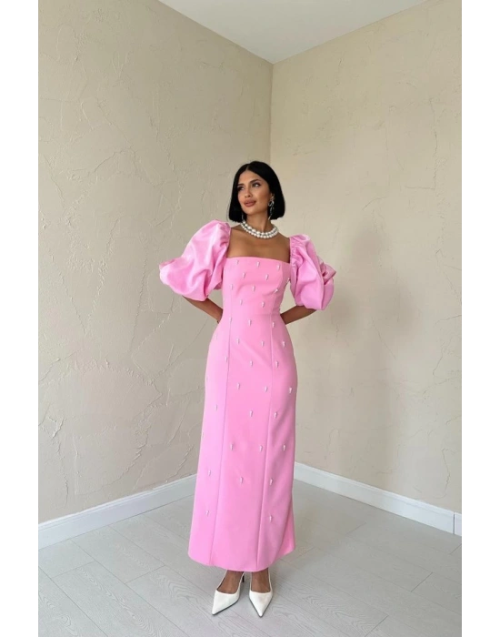 Pembe İşlemeli Kolu Garnili Elbise