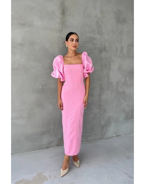 Pembe İşlemeli Kolu Garnili Elbise