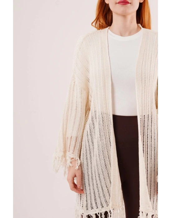 Püskül Detaylı Delikli Model Krem Hırka