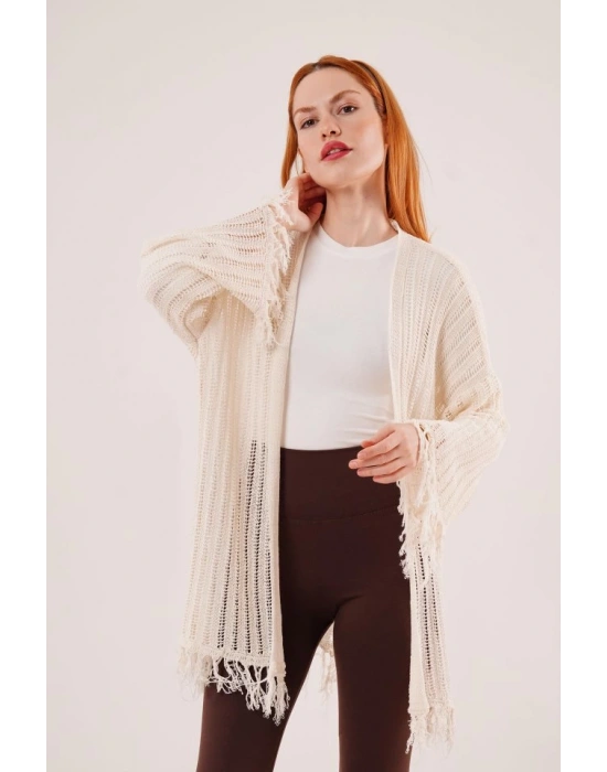 Püskül Detaylı Delikli Model Krem Hırka