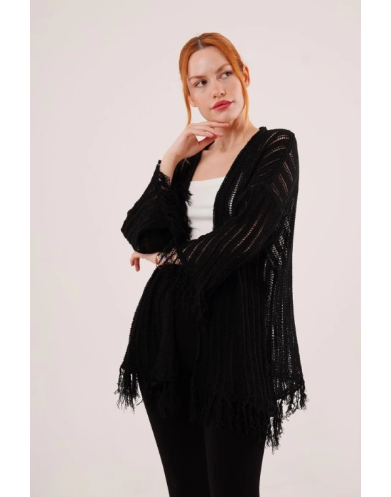 Püskül Detaylı Delikli Model Siyah Hırka