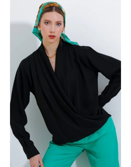 Siyah Kruvaze Yaka Dökümlü Saten Bluz 0492