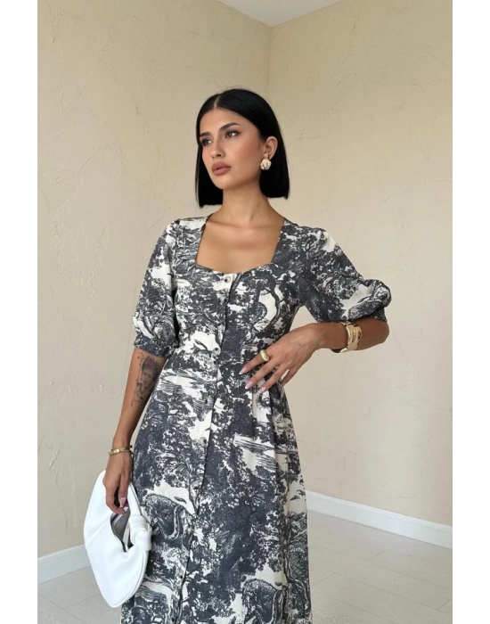 Siyah Önü Düğmeli Kalp Yaka Elbise