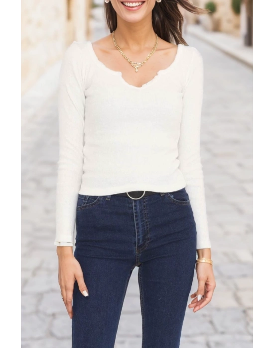 V Yaka Dekolteli Body Ekru