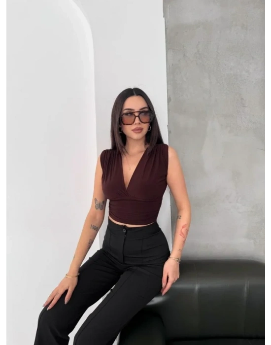 Vatkalı Kolsuz V Yaka Drapeli Crop Bluz ikralı Fit  Kahverengi