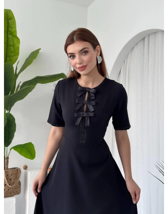 Wera Taşlı Fiyonk Detaylı Elbise