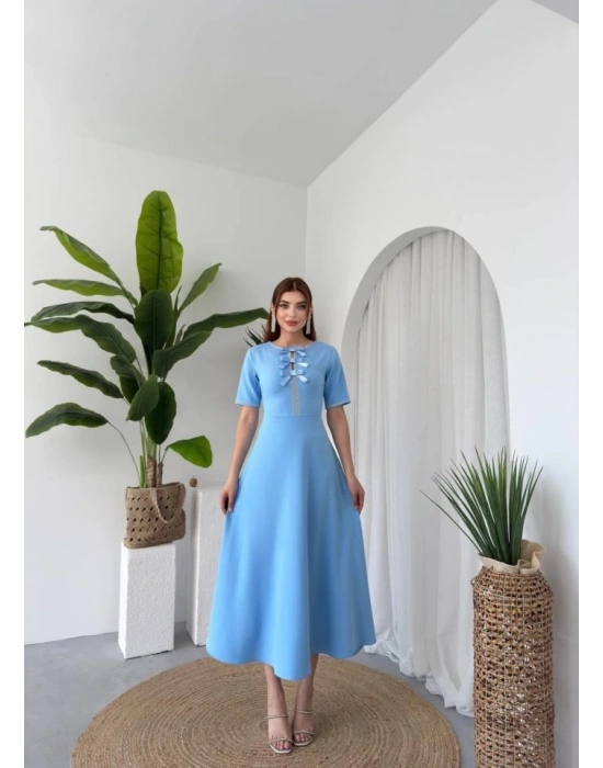 Wera Taşlı Fiyonk Detaylı Elbise