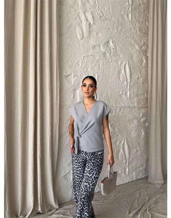 YANDAN BAĞAMA DETAYI KOSUZ BUZ  Gri