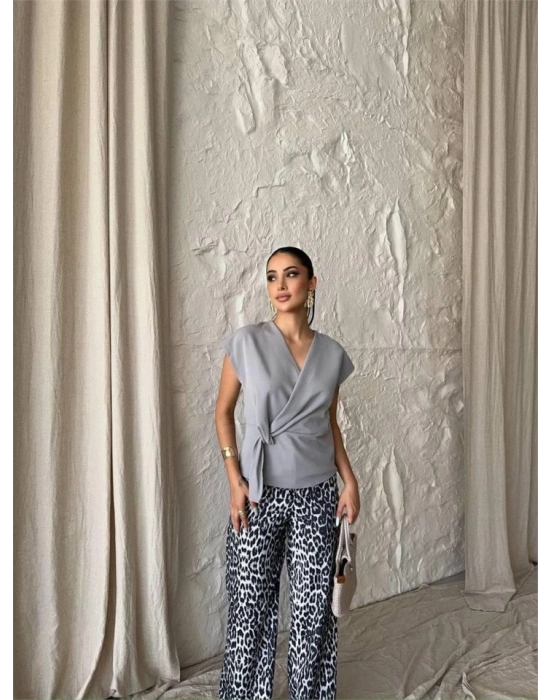 YANDAN BAĞAMA DETAYI KOSUZ BUZ  Gri