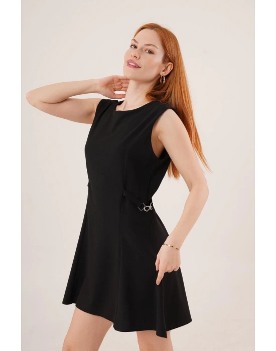 Yanları Zincir Detaylı ıfır Kol iyah ini Elbise