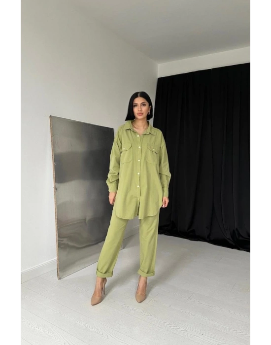 Yeşil Gömlek Ve Çıtçıtlı Pantolon Takım