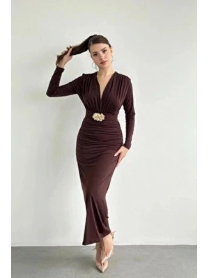 Aksesuarlı Kemerli Drapeli Uzun Elbise