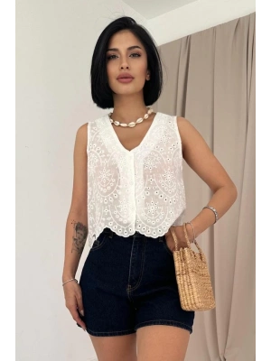 Beyaz Sıfır Kol Brode Bluz