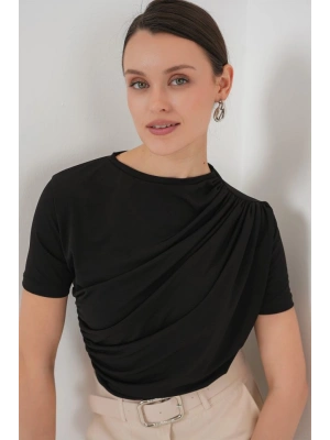 Büzgü Detaylı Kısa Kol Sandy Bluz 945  Siyah