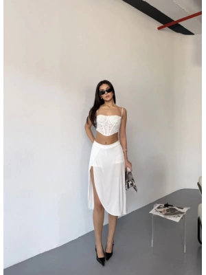 Çepli Şortlu Yırtmaçlı Etek  Beyaz