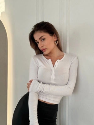 Cıt Cıt Detaylı Uzun Kollu Crop  Beyaz