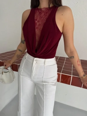 Dantel Detaylı Derin Dekolte Body Şık Kolsuz Yazlık Bodysuit  Bordo