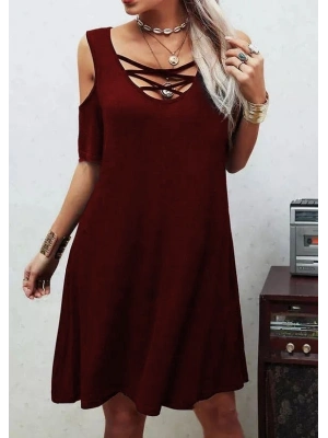 Dekolteli Bağcık Detay Viskon Kumaş Elbise