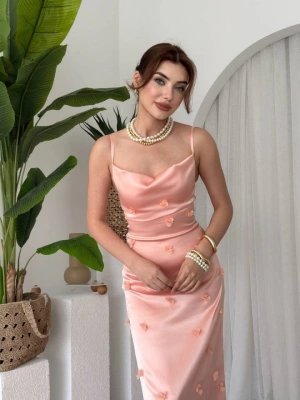 Dora Çiçek Detaylı Elbise