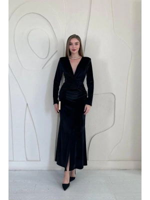 Siyah Önü Yırtmaçlı Güllü Elbise