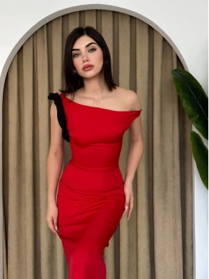 Jovani Omuz Detaylı Elbise