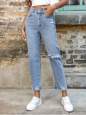 Kadın Açık Mavi Yırtık Mom Fit Kot Pantolon