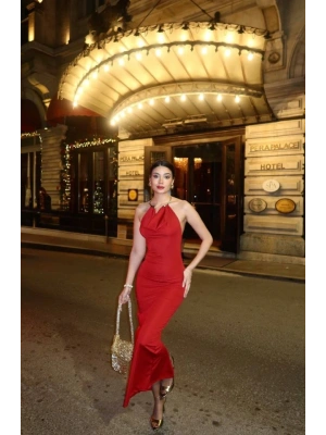 Kadın Aksesuarlı Halter Yaka ırt Dekolte Detay axi Boy Elbise