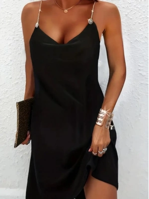 Kadın Askılı Taş Aksesuarlı Degaje Yaka Sandy Elbise