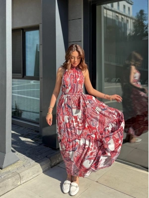 Kadın Halter Yakalı Omuzlardan Açık Kuşaklı Maksi Boy Desenli Süprem Elbise