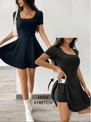 Kadın Kısa Kollu Kare Yakalı Cep Detaylı Dalgıç Elbise Tulum